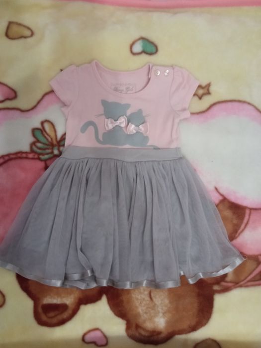 Sukienka z tiulem kotki r.86