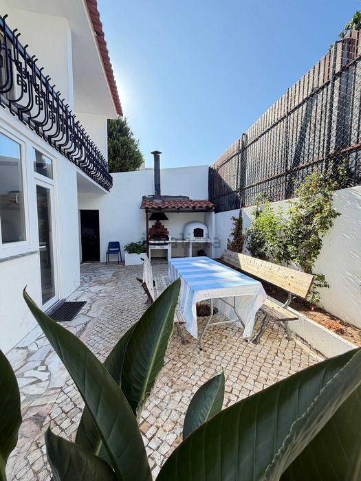 Quarto com Varanda Privada – Alto do Espargal, São Domingos de Rana