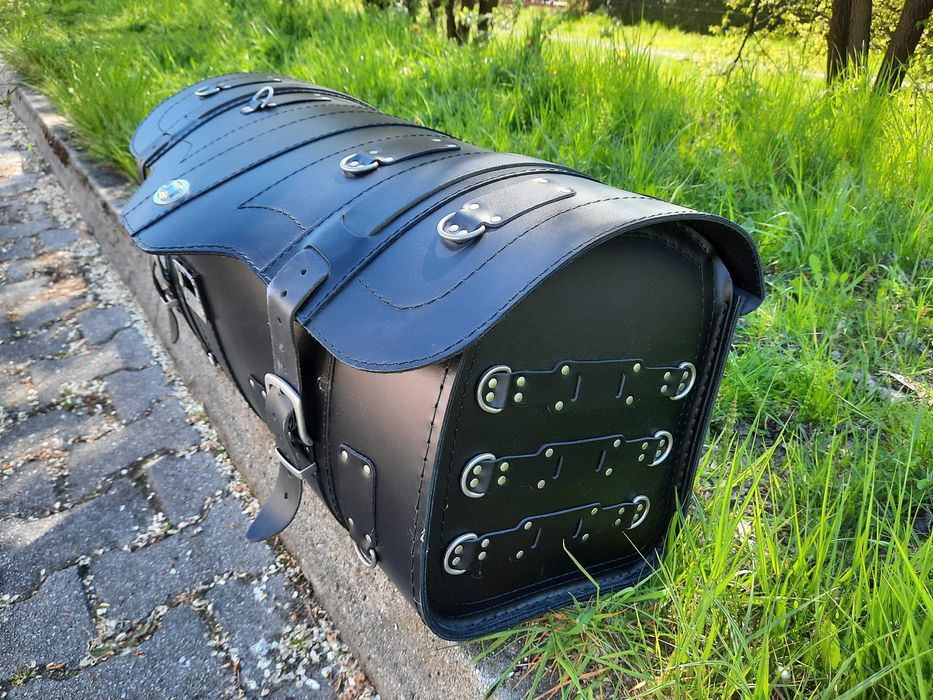 Nowy kufer motocyklowy centralny, skórzany