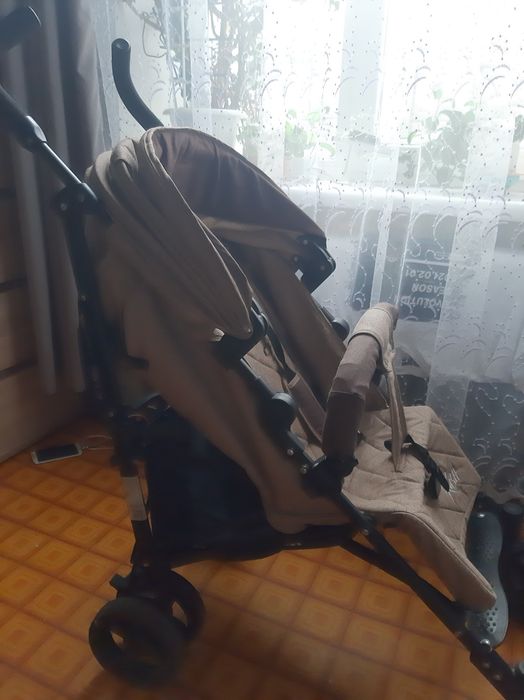 Коляска прогулочная