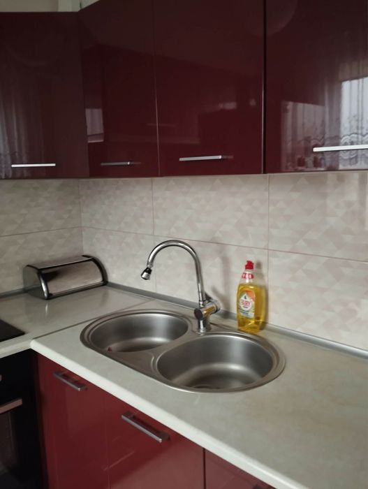 Meble kuchenne z pochlaniaczem i piekarnikiem