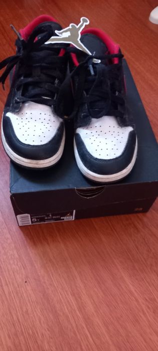 Air jordan pouco usadas com caixa e autocolante