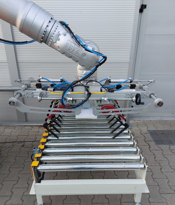 Paletyzator Paletyzer Zrobotyzowana paletyzacja worków kartonów palet