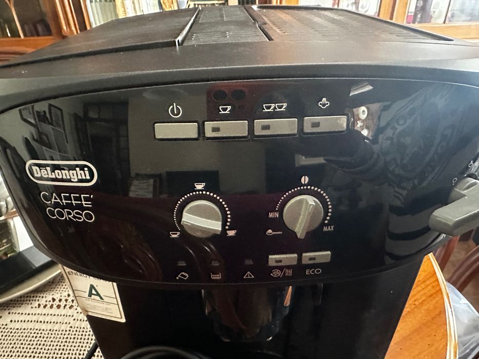 Máquina de café DeLonghi445885157967800321