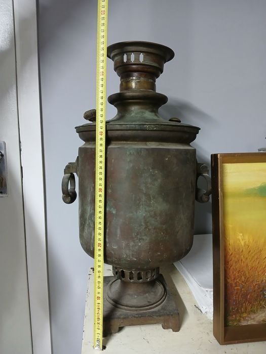 Продам самовар  старинный на дровах.

Состояние на фото.

Пер