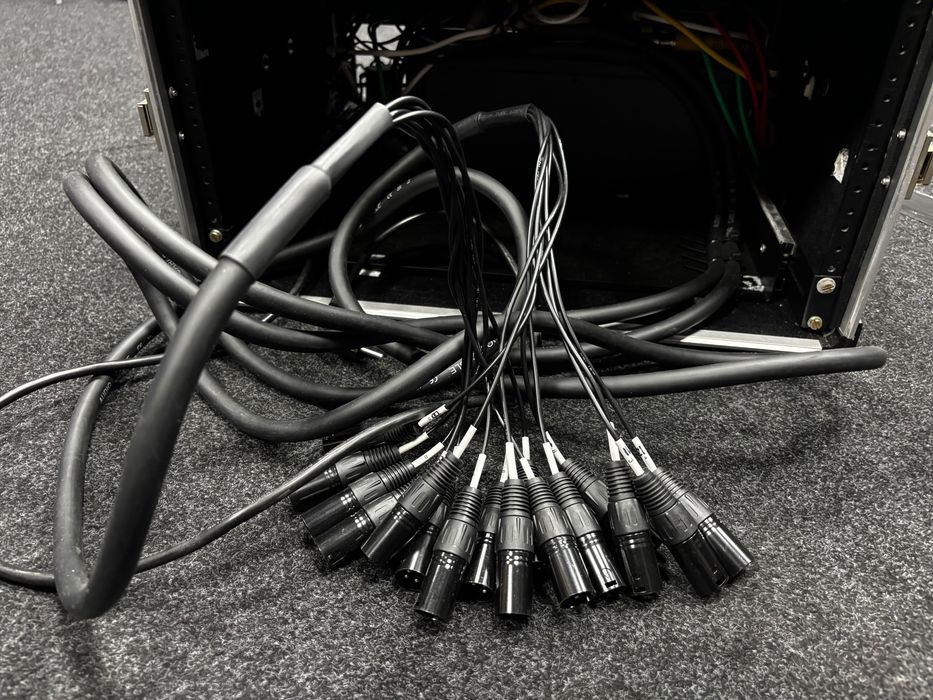 Rack Beringher X18 sistema de in ear
