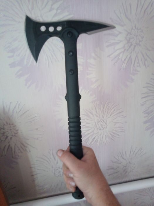 Топорик тамагавк.