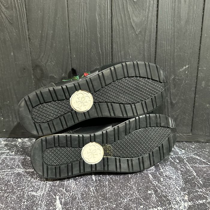 Нові шкіряні кросівки Guess 37/24 cm