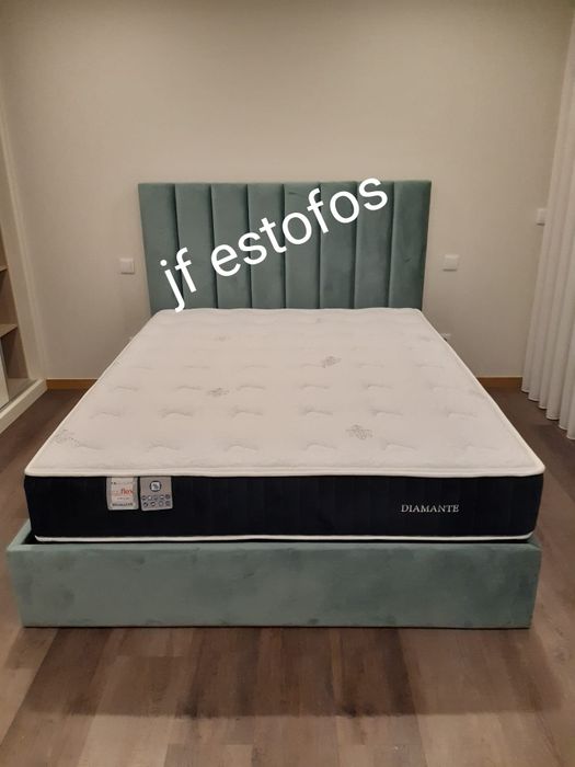 Camas estofadas fábrica