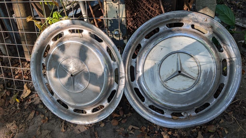 Ковпак Mercedes вінтажний (пара)
