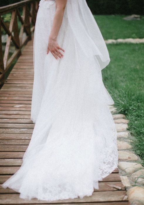 Продам стильну весільну сукню