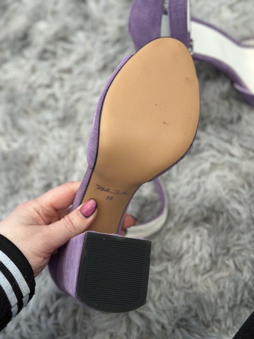 Босоножки замшевые новые