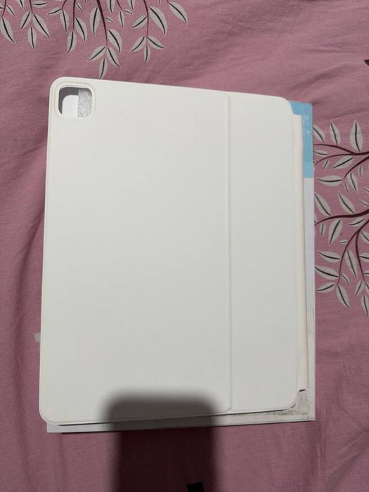 Продам беспроводной чехол-клавиатуру Bettdow для iPad Pro 13" M4 2024.