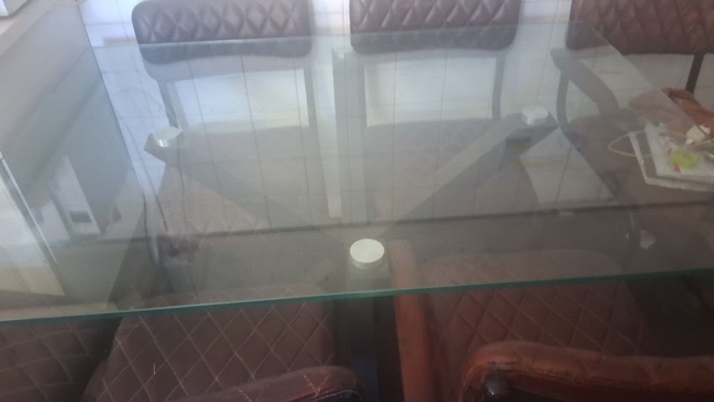 Mesa de jantar em vidro