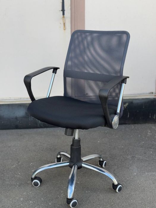 ЄКСКЛЮЗИВ! Стільці. Шафи. Крісла. Столи!