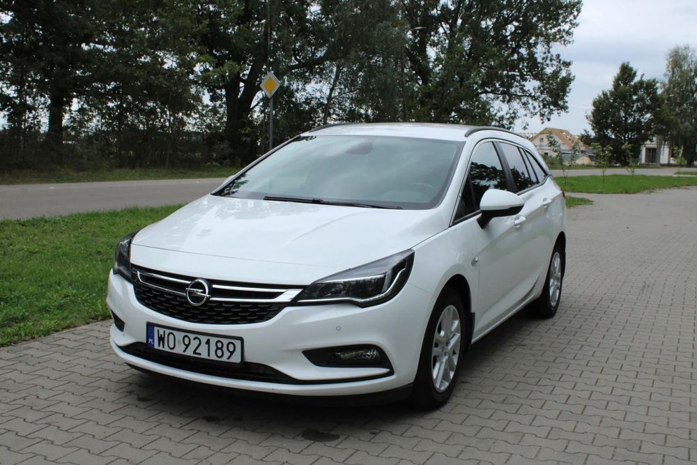 Opel Astra Stan idelny, automat, auto całe w oryginale!