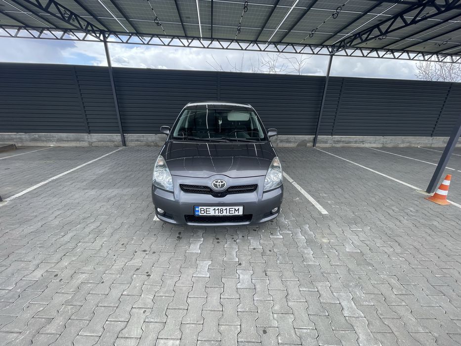Toyota Corolla Verso 2.2 дизель 6КПП