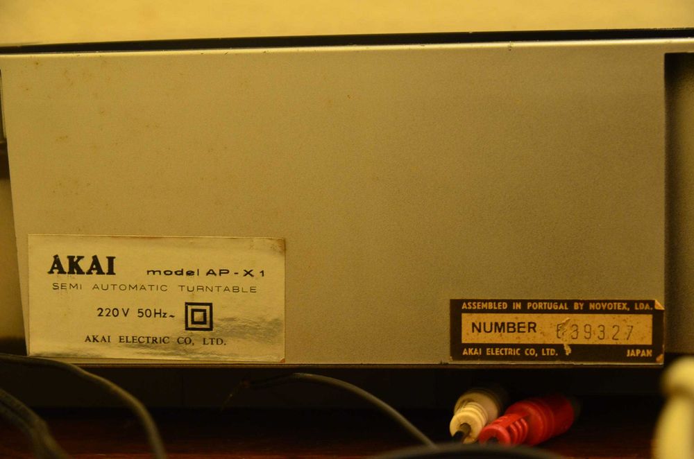 Gira Discos Akai AP-X1