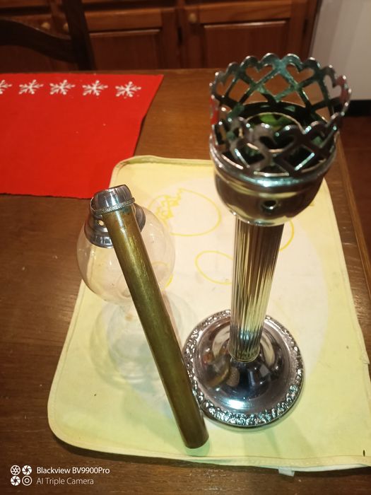 Candelabro com vidro só tenho 1