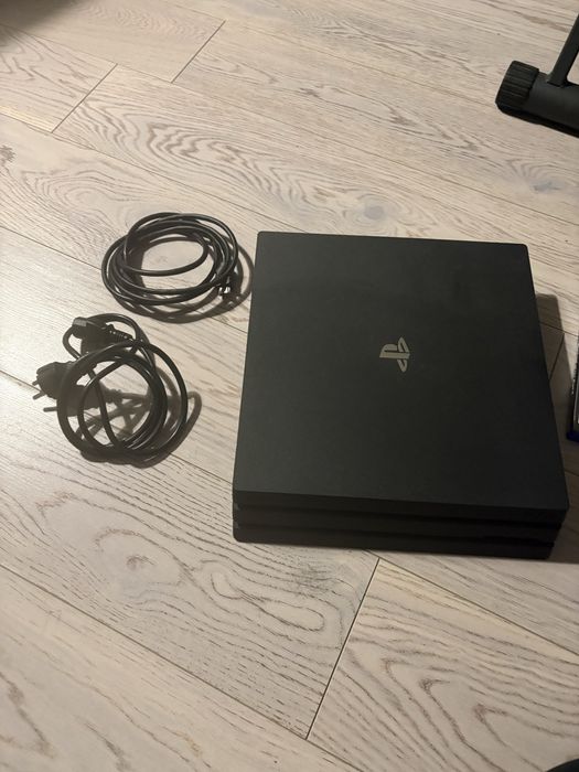 Sony Playstation 4 Pro +gry