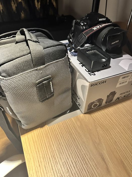 Pentax K-S2 z obiektywem Pentax 18-135 mm