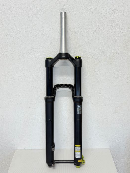 Forqueta DVO Diamond 27,5” revista, eixo 15x100, 160mm, tubo de direcção 19 cm + peças