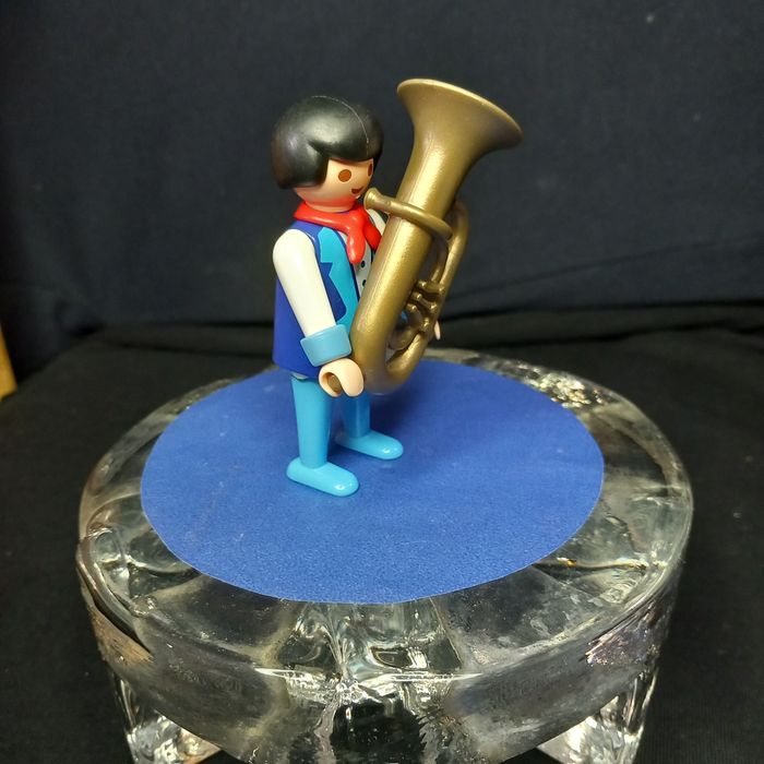 Playmobil músico com tuba