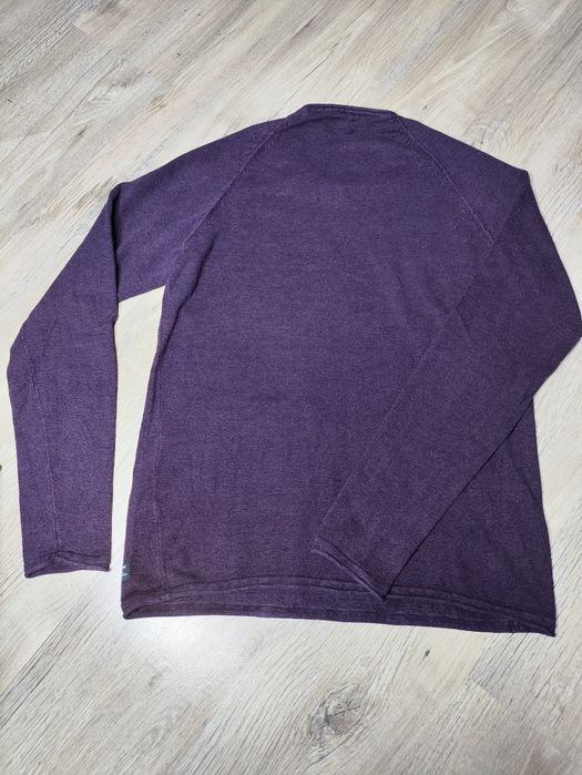Кофта Jack&Jones
Идеальное состояние, очень красиво смотрится на теле,