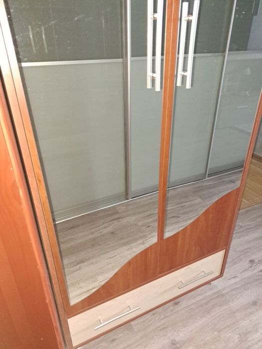 Меблі для передпокою.