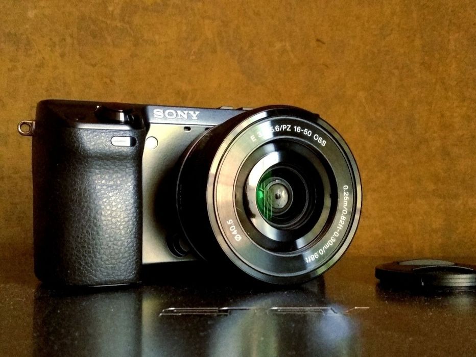 4850 кадрів Беззеркальний Sony Alpha Nex-7 ФЛАГМАН + SONY PZ 16-50 OSS