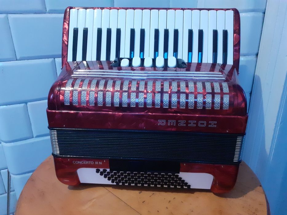Akordeon Hohner Concerto 3N German Design 72basy.