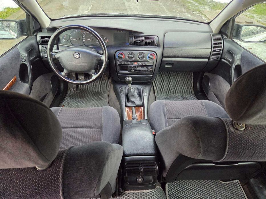 В Ідеальному стані  OPEL OMEGA.