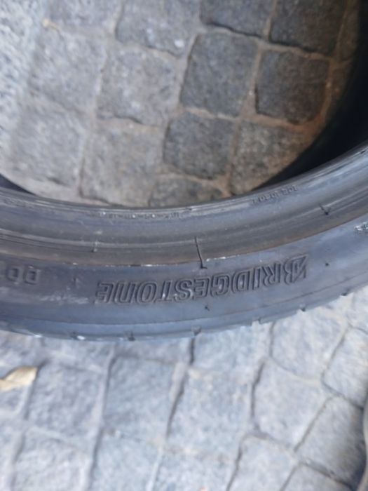 2 pneus 235 35 r19 Bridgestone
