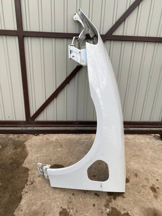 Porsche taycan крило ліве