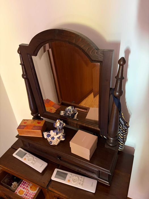 Espelho Psiché de Mesa em Madeira com Gaveta (Espelho Basculante Antigo)