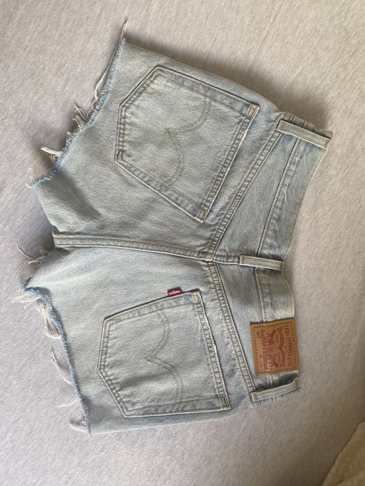levis krotkie spodenki nowe 26 s szorty