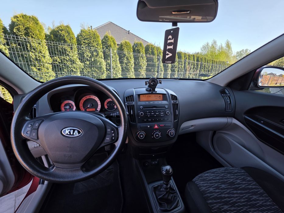 Zadbana kia ceed