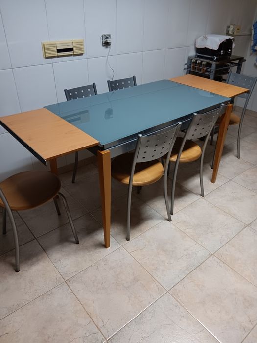 Mesa cozinha e cadeiras