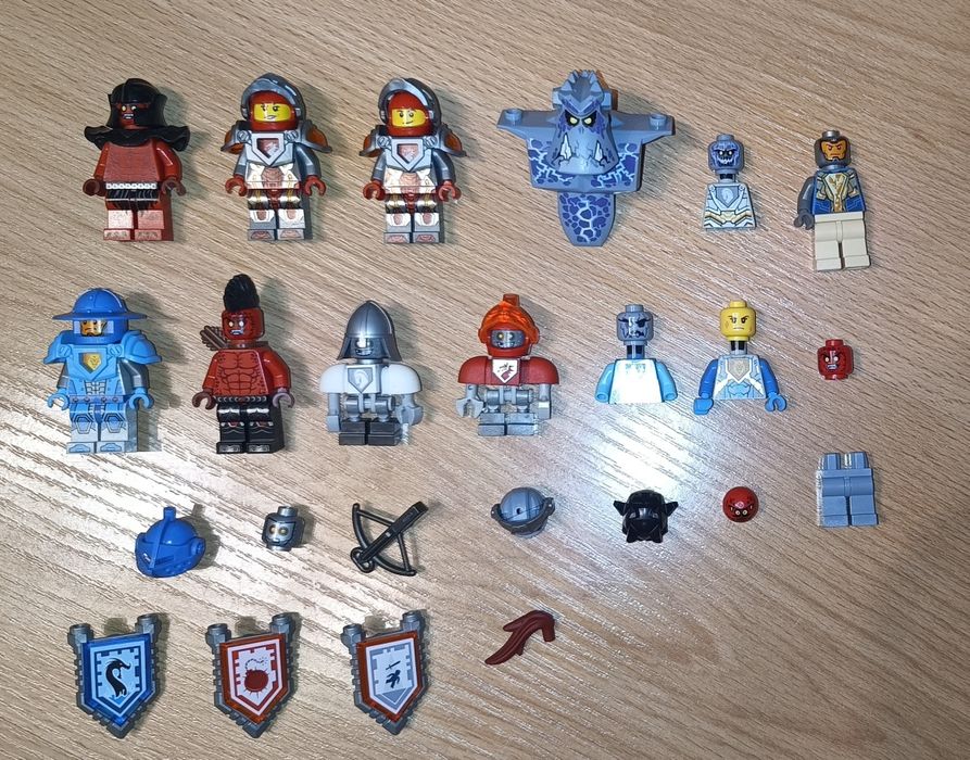 Lego Nexo Knights mix figurek i akcesoriów.