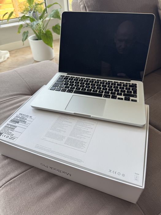 MacBook PRO 13cali 2017 rok jeden wlasciciel, komplet