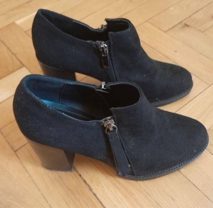 Продам женские туфли