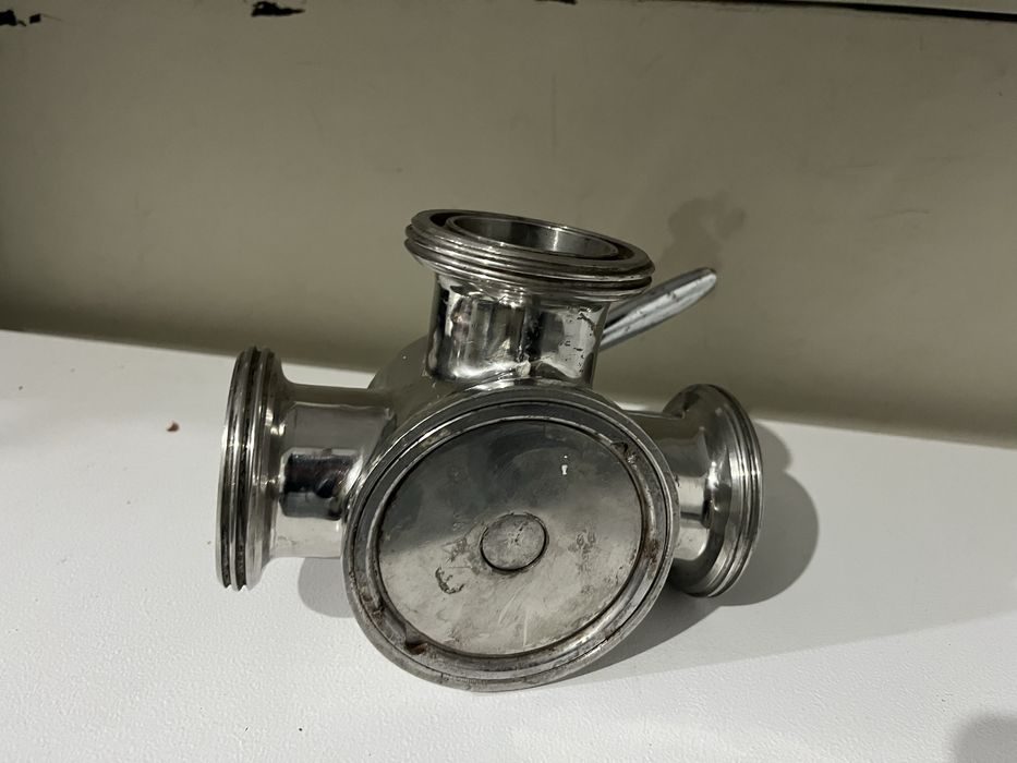 Кран трьоходовий д50мм