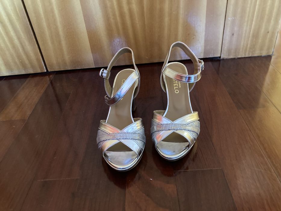 Sandálias prateadas