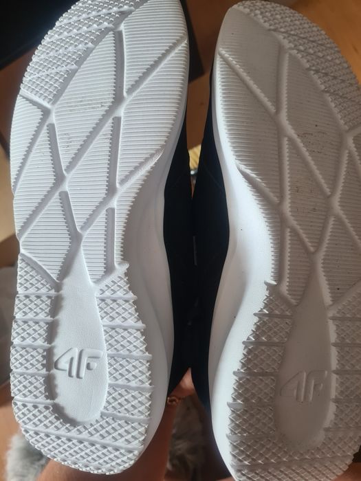 Buty czarne 4F rozm 41