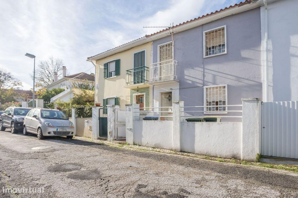 Moradia no Bairro de Santa Cruz de Benfica,