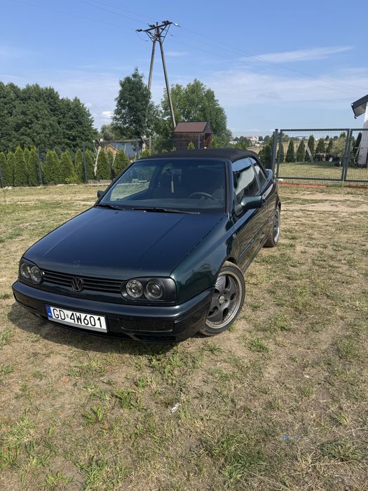 Golf cabrio 1.8 beznyna