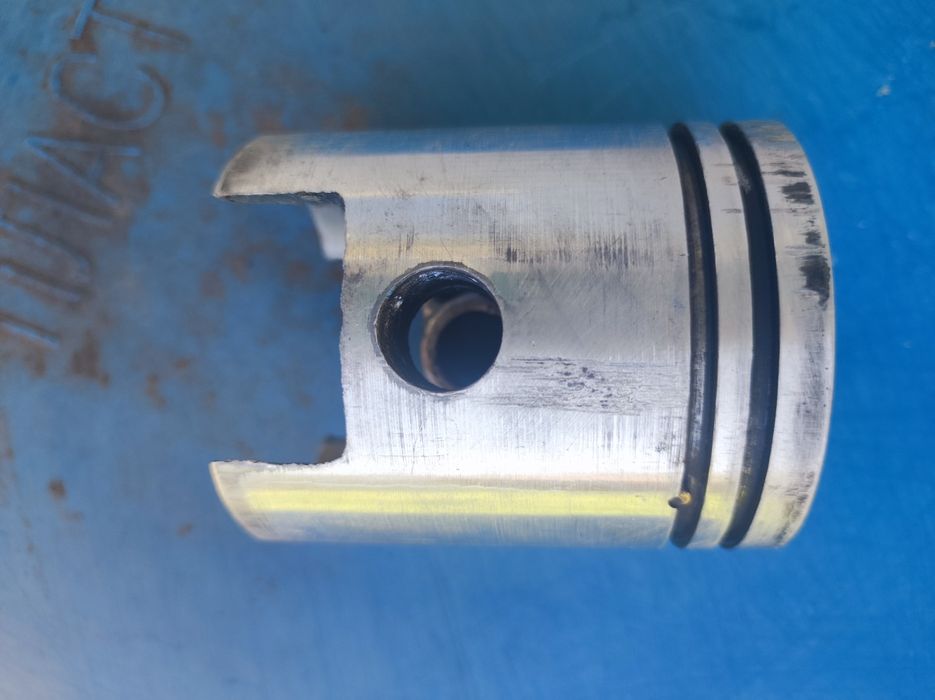 Поршень Восход 0 р майже новий