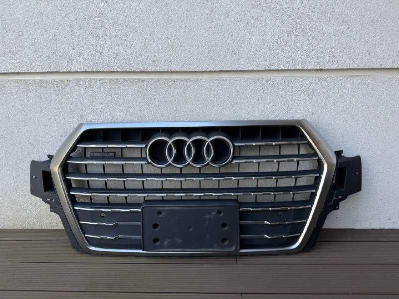 Решетка радиатора grill в сборе Audi Q7 16-19 4M0853651