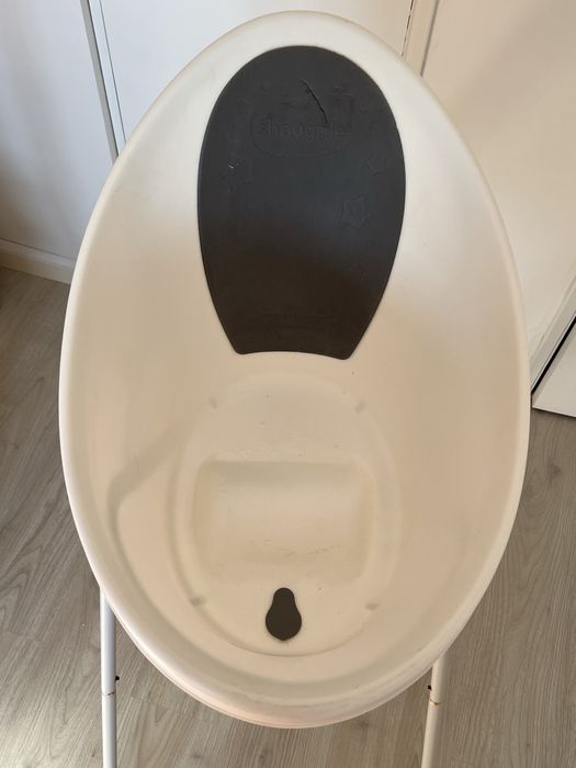 Shnuggle – Conjunto Banheira Ergonómica – Taupe + Suporte