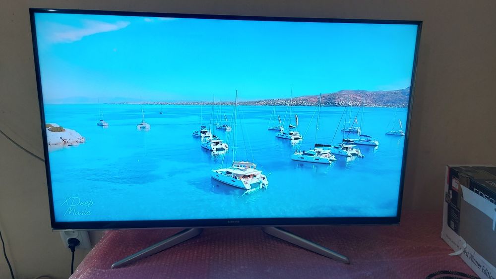 Продам телевізор Samsung 40 дюймів зі Smart TV та Т2.